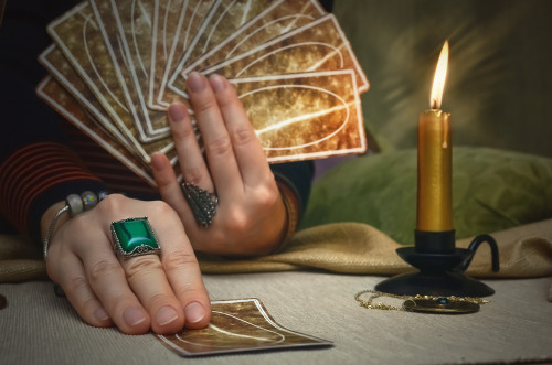 Lenormand: Foto: © n_defender / shutterstock / #765180292